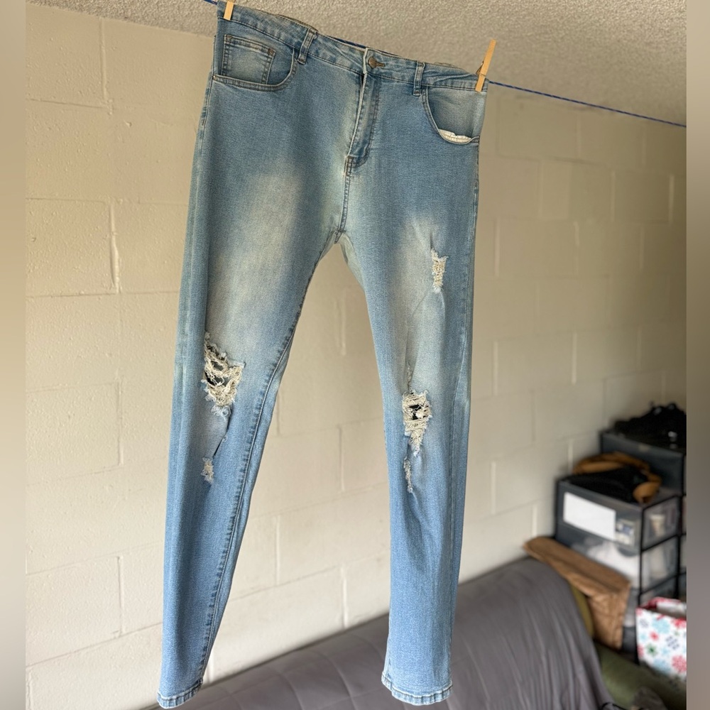 Fashion Nova / W34-26 X L28 / Men’s Blue Denim Ripped Jeans